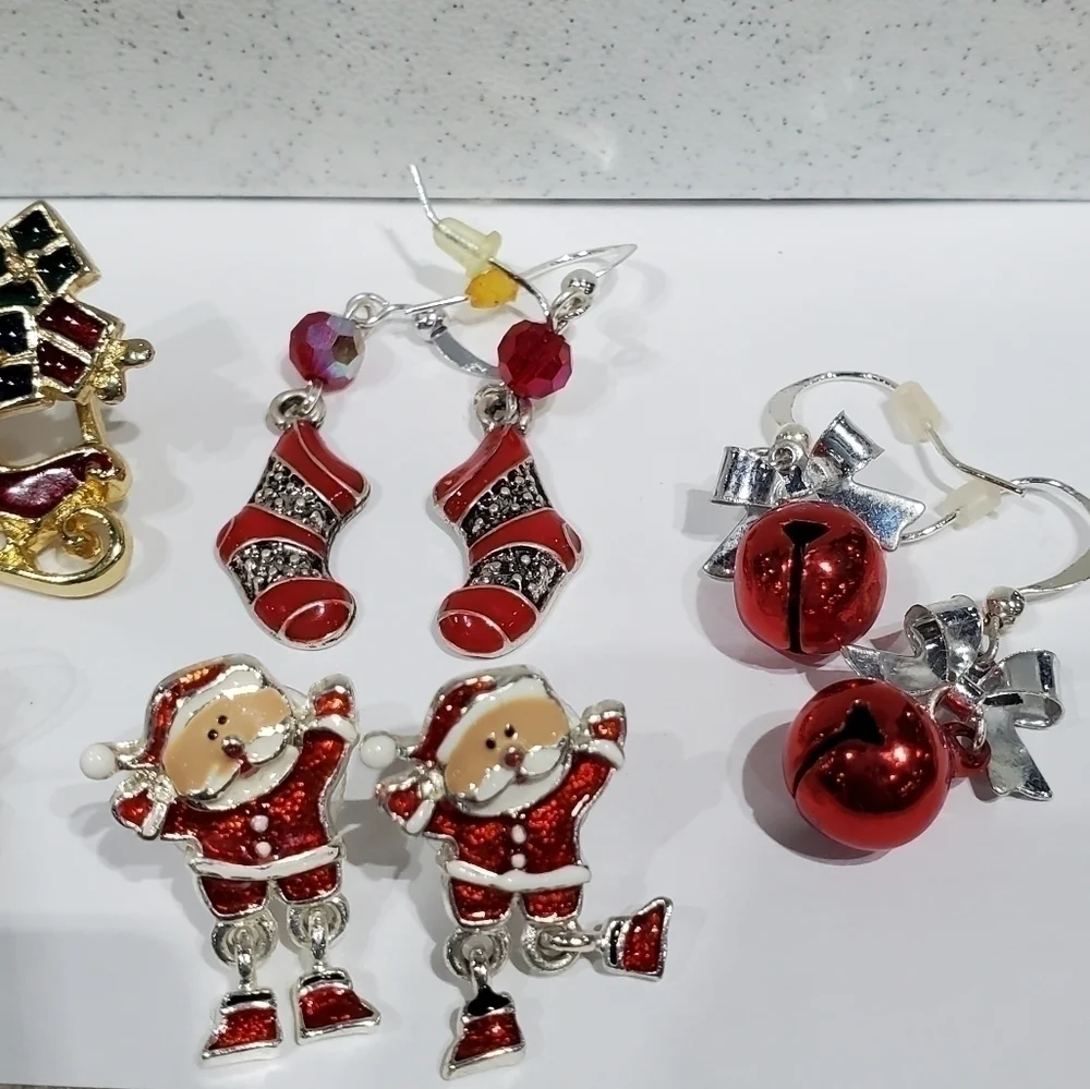 CHRISTMAS EARRINGS MIXED LOT OF 6 PAIRS COSTUME JEWELRY FESTIVE HOLIDAY